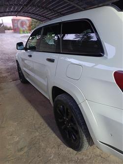 جیپ گراند شیرۆکی